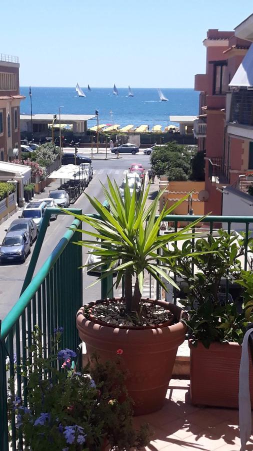 Ostia Bed And Beach Exterior photo